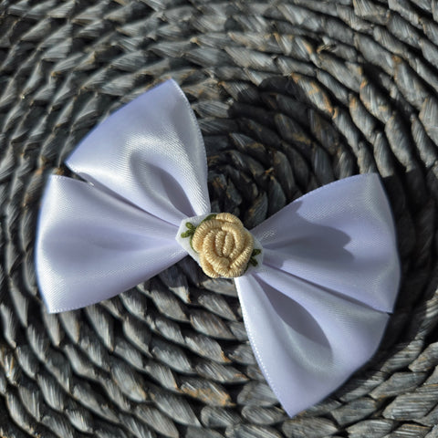 Hand embroidered bow 4" Clip