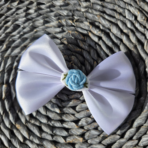 Hand embroidered bow 4" Clip