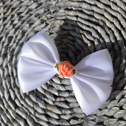 Hand embroidered bow 4" Clip