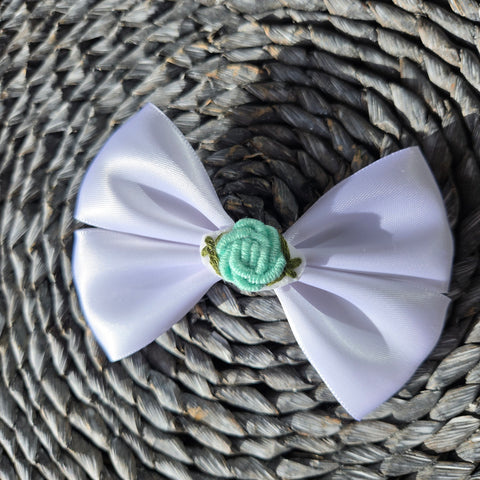 Hand embroidered bow 4" Clip